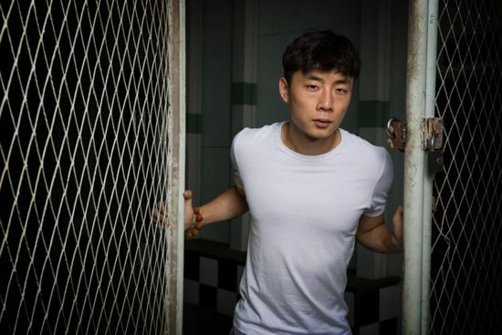 赶集的妇人